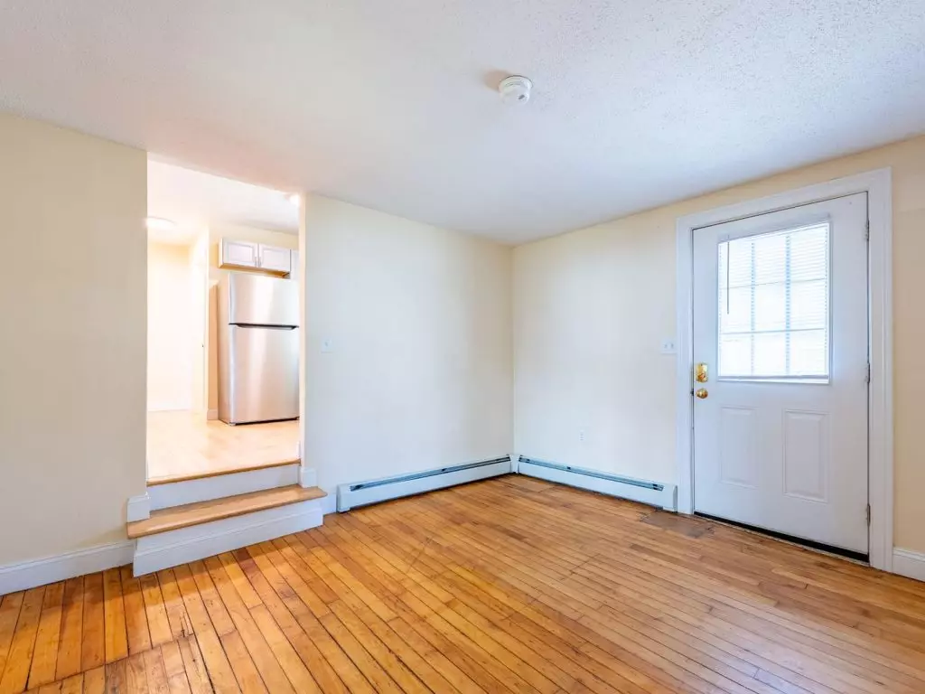 Two Bedroom with Office in Old North End | In-Unit Washer & Dryer