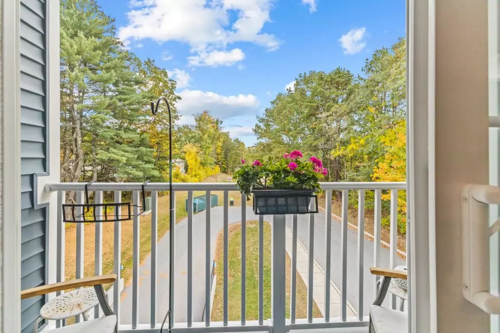 2 Bedroom Apartment in Essex | 55+ Community | On-Site Laundry