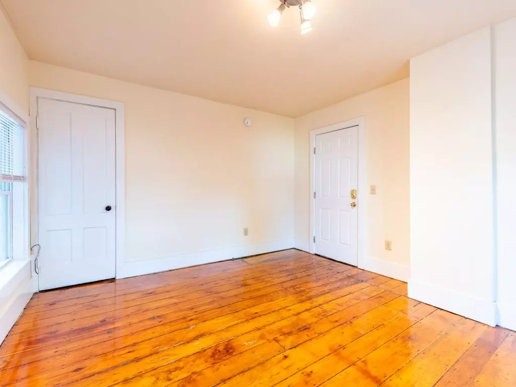 Studio Apartment in Old North End | Heat & Hot Water Included