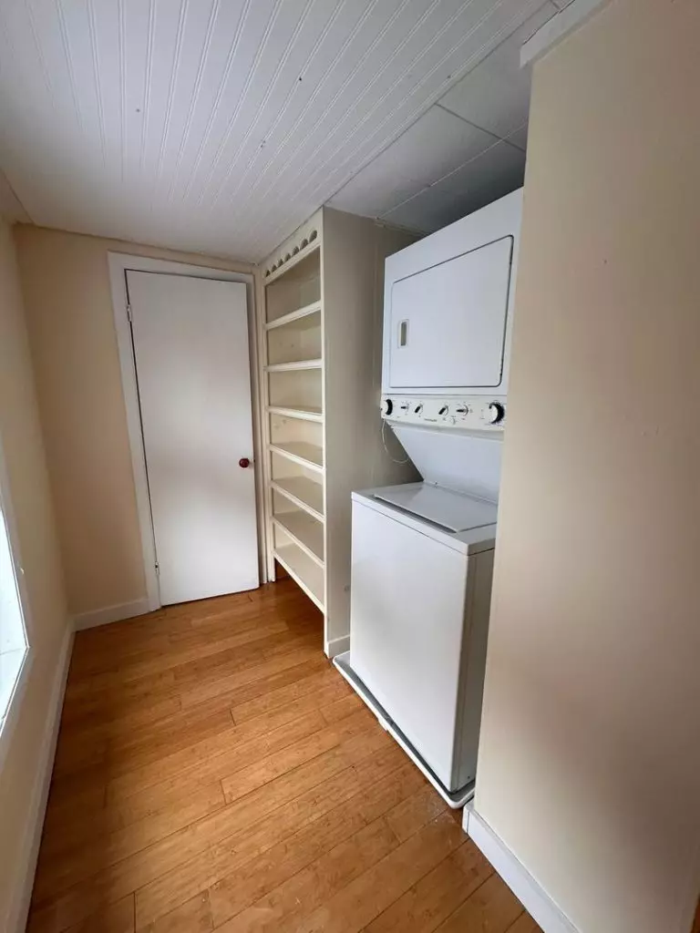 87 String St Apt B, Burlington, VT | 2 Bedroom Apartment Near UVM & Downtown | June 2027