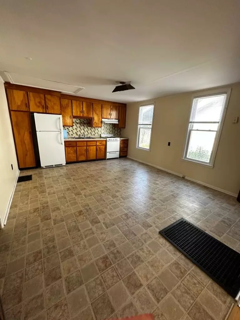 LARGE ONE BEDROOM AVAILABLE – JUNE 1ST, 2027