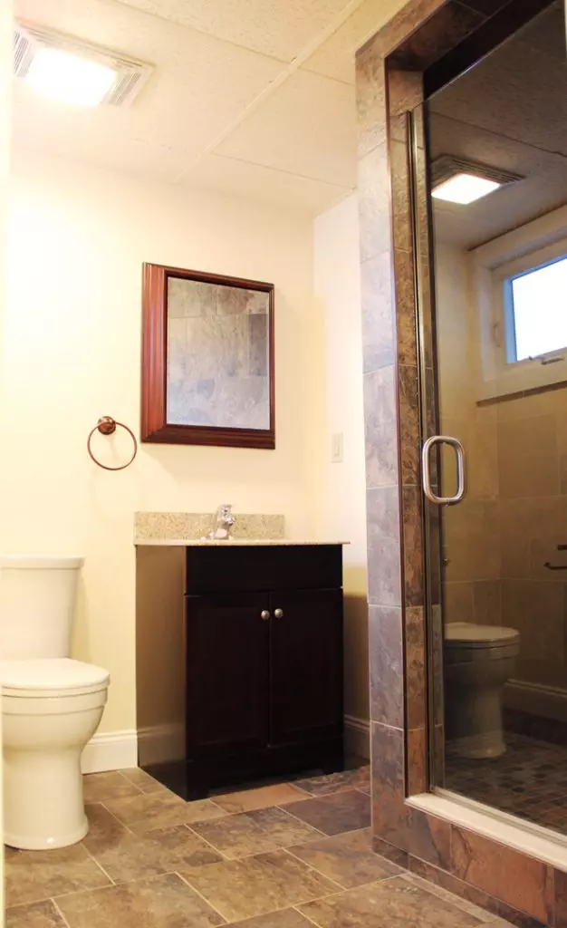 100 North St #4, Burlington, VT | Renovated Studio Apartment in Old North End | June 2027