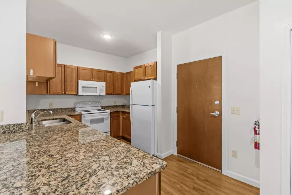 Available Now – Modern 2 Bedroom, 2 Bathroom Apartment in Essex, VT – Heat & Hot Water Included