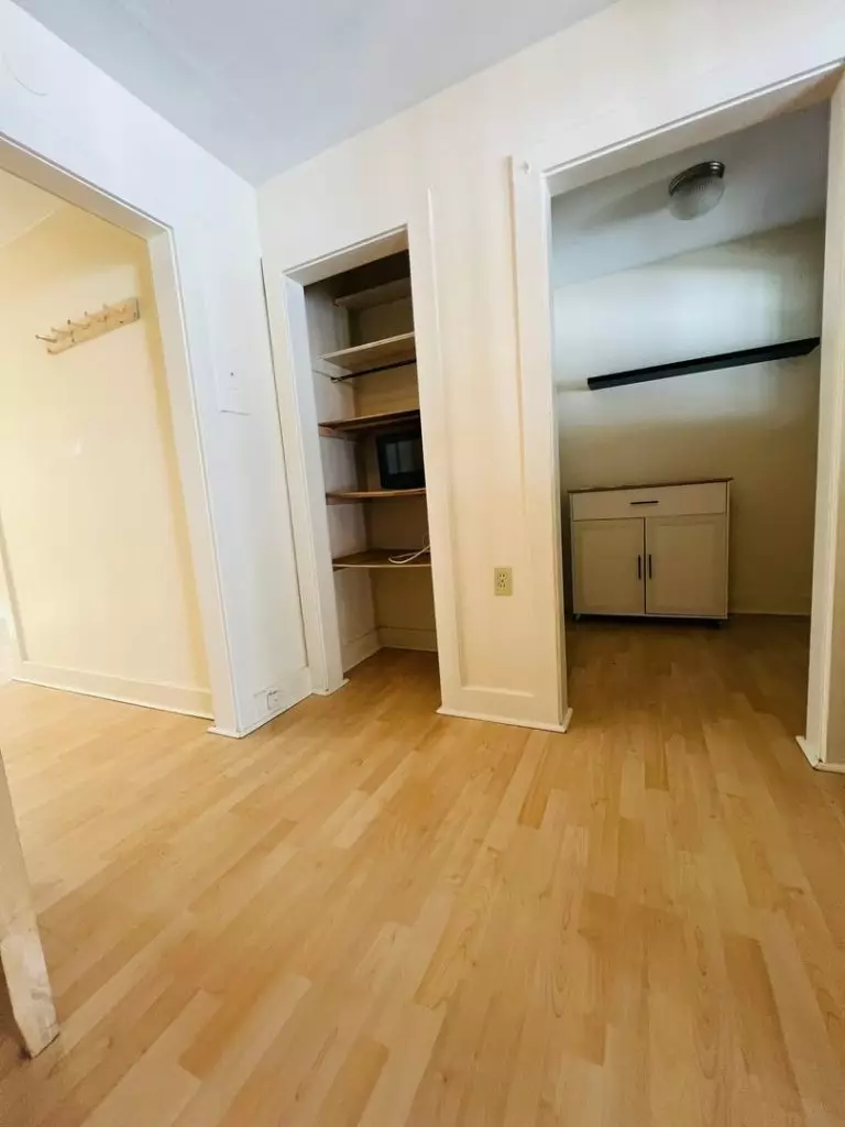 360-364 S Winooski Ave APT C – June 1st 2027