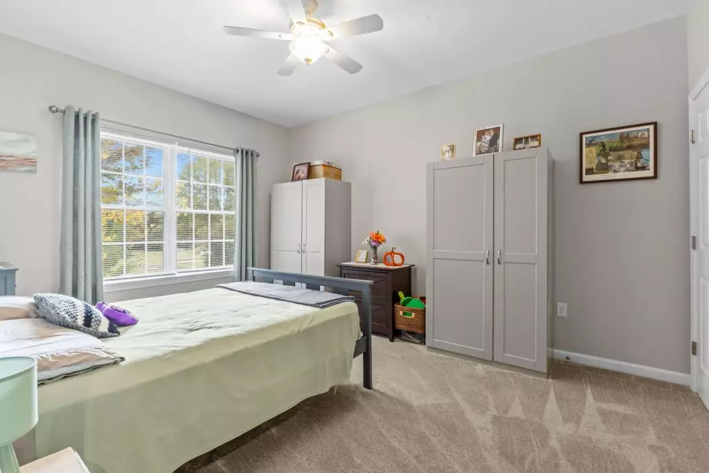 2 Bedroom Apartment in Essex | 55+ community | On-Site Laundry