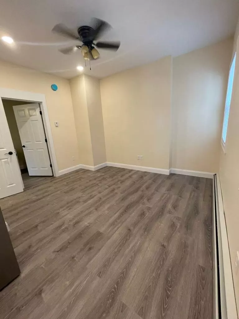 207 S Union St #3, Burlington, VT | Renovated 1 Bedroom Apartment Near UVM | June 2027