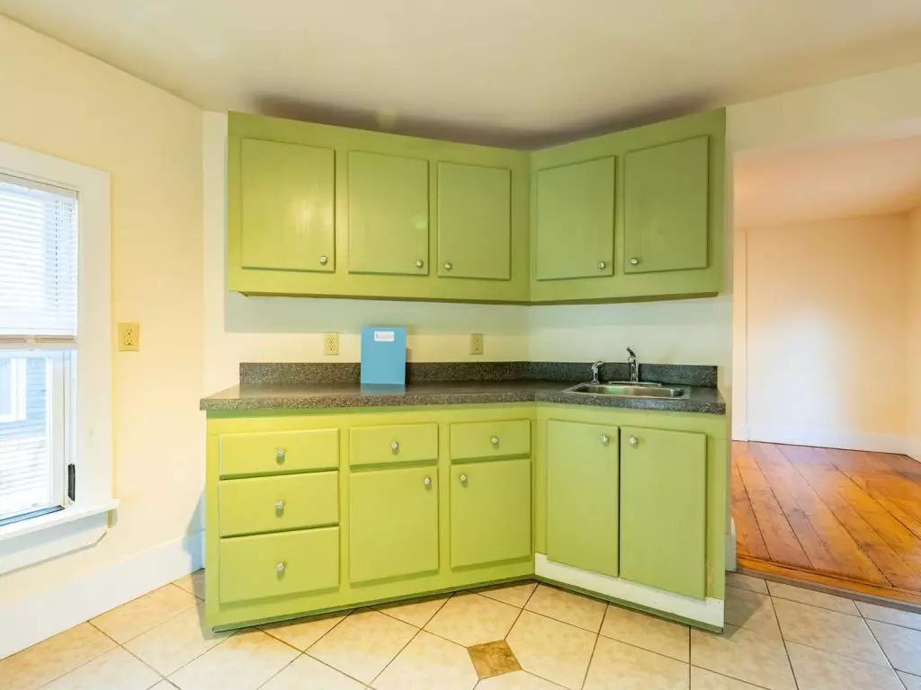 Studio Apartment in Old North End | Heat & Hot Water Included
