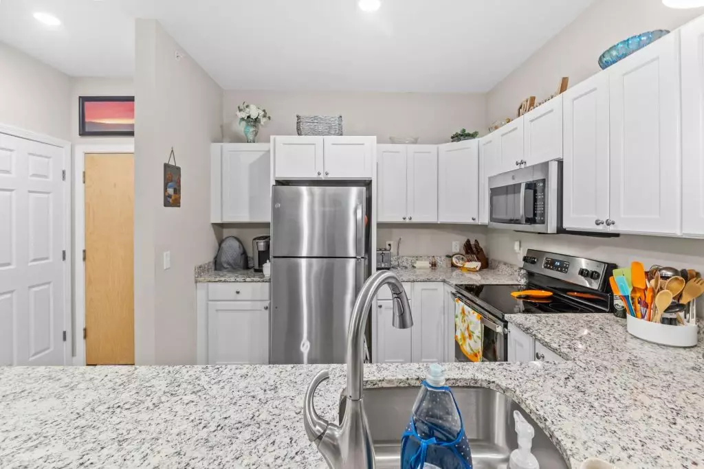2 Bedroom Apartment in Essex | 55+ community | On-Site Laundry
