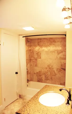 22 Cedar St, Burlington, VT | Renovated 2 Bedroom House Near UVM & Downtown | June 2027