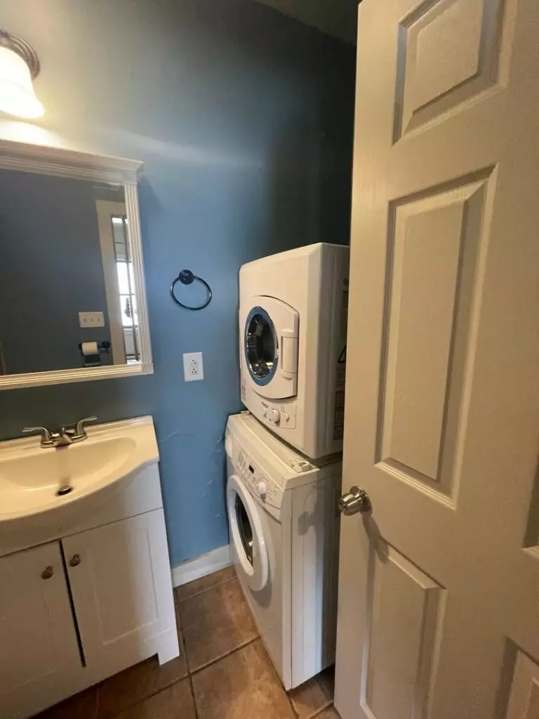 Newly Renovated 2 Bedroom Available! Available June 1st, 2027!