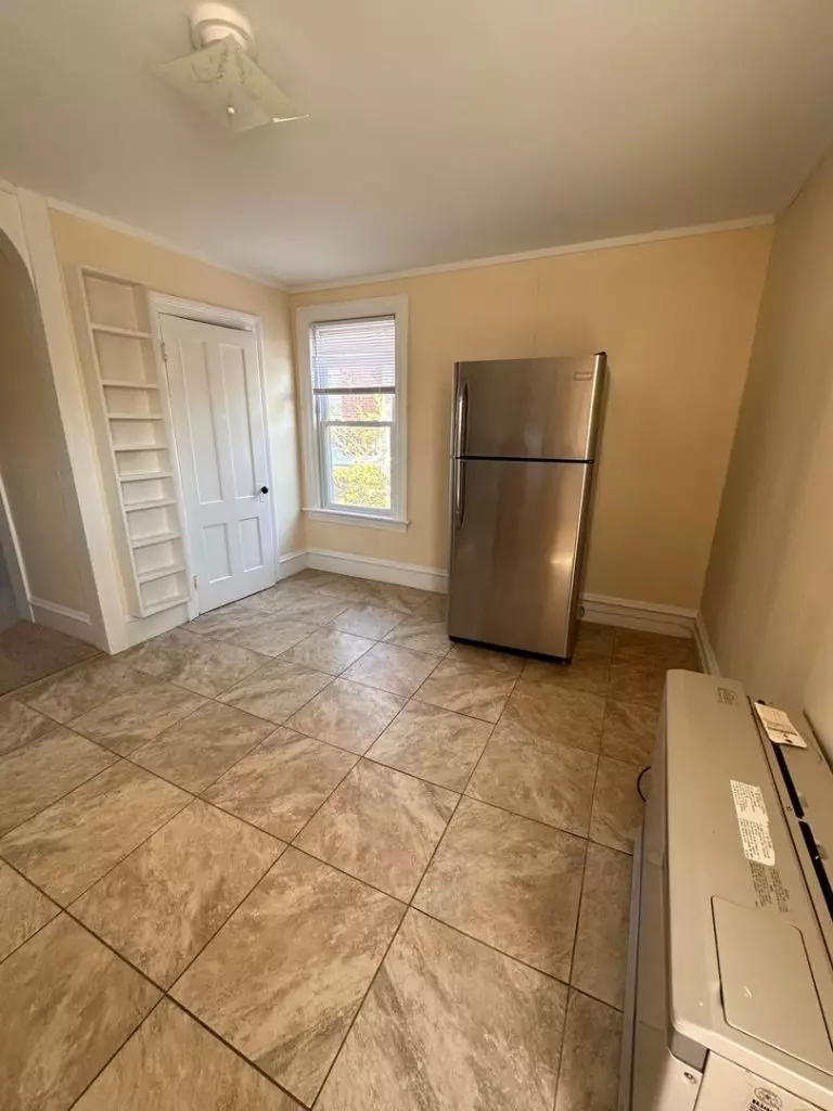 14 St Louis St Apt B, Burlington, VT | Updated 1 Bedroom Apartment in Old North End | June 2027