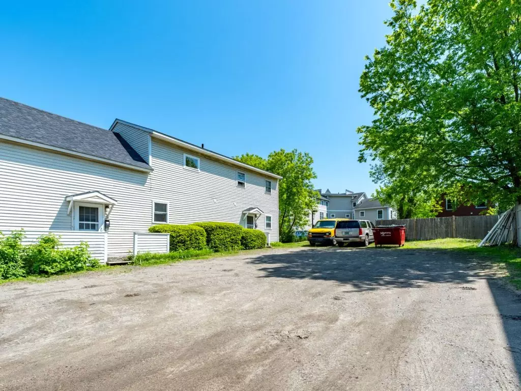 Two Bedroom with Office in Old North End | In-Unit Washer & Dryer