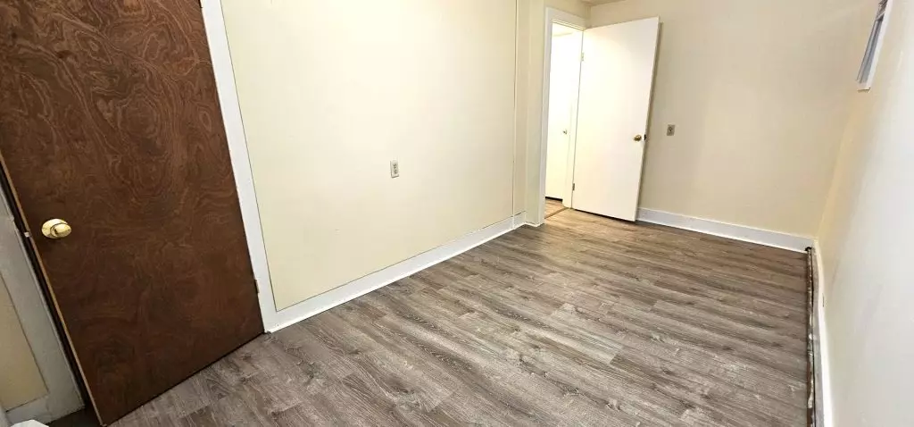83 Sherman St #4, Burlington, VT | 2 Bedroom Apartment Near Downtown & UVM | June 2027