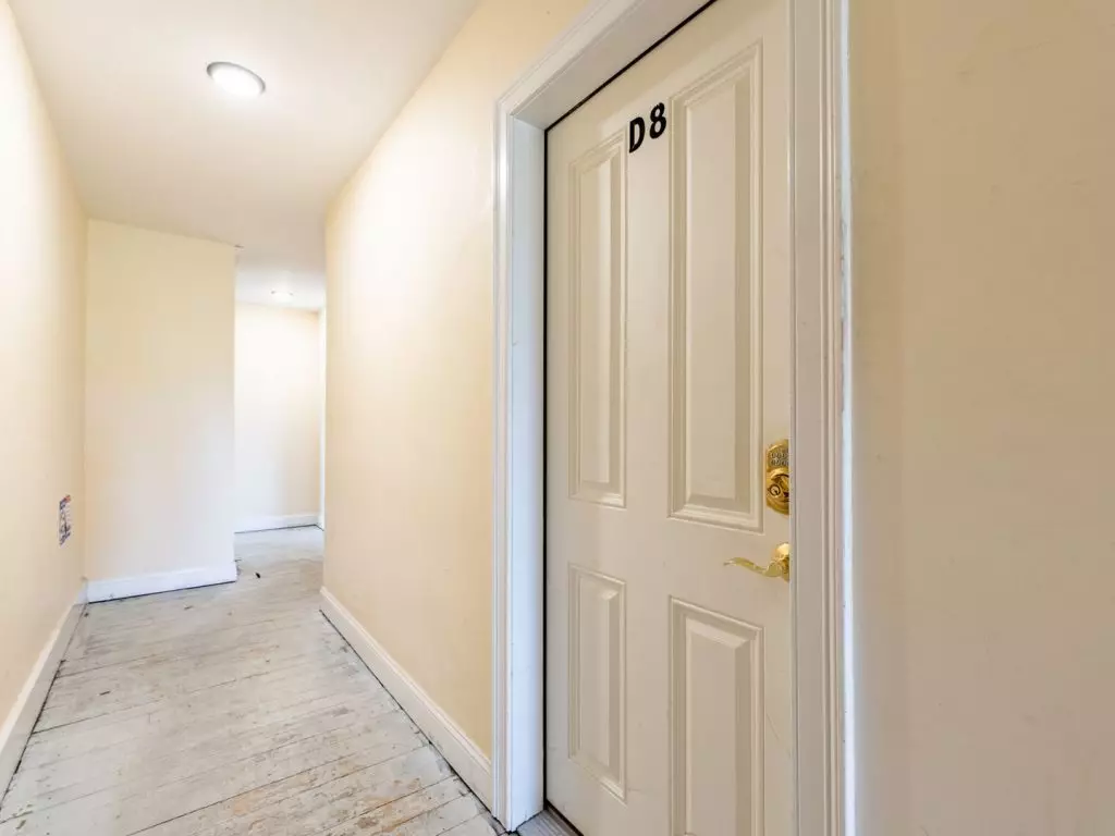100 North Winooski Ave D8, Burlington, VT | Large 1 Bedroom Apartment | Old North End | Parking & Gas Included | November 2026
