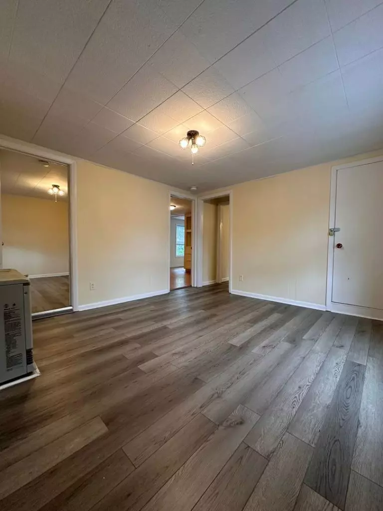 87 String St Apt B, Burlington, VT | 2 Bedroom Apartment Near UVM & Downtown | June 2027