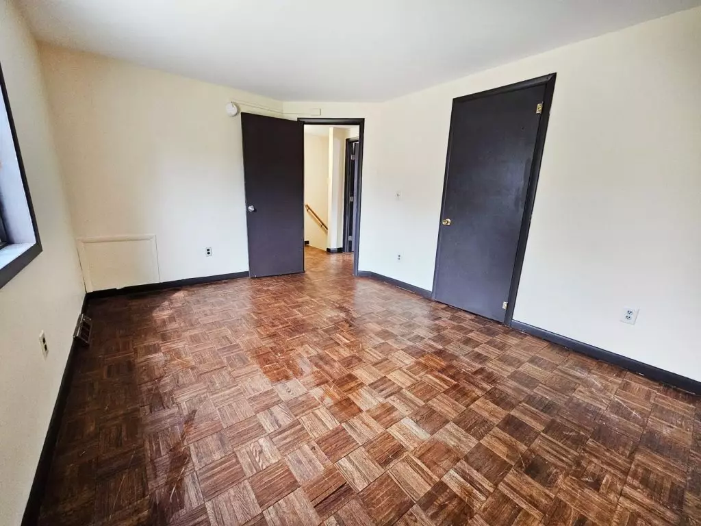 2 Bedroom Apartment in Colchester Village | In-Unit Laundry