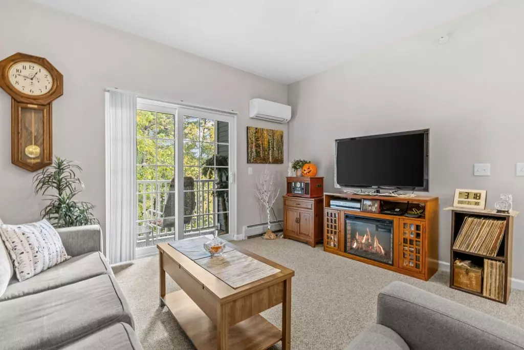 2 Bedroom Apartment in Essex | 55+ community | On-Site Laundry