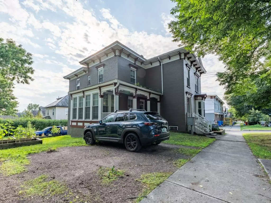 375 St. Paul Street Apt 3 – June 1, 2027