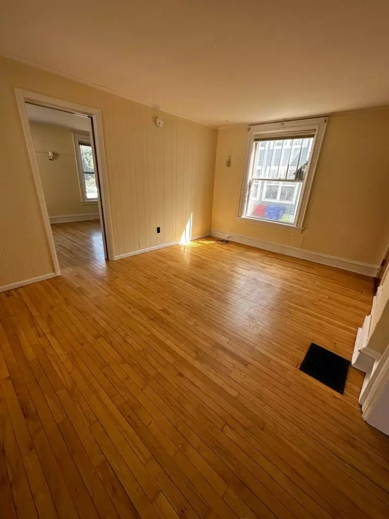 LARGE ONE BEDROOM AVAILABLE – JUNE 1ST, 2027