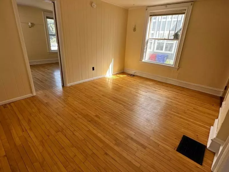 LARGE ONE BEDROOM AVAILABLE – JUNE 1ST, 2027