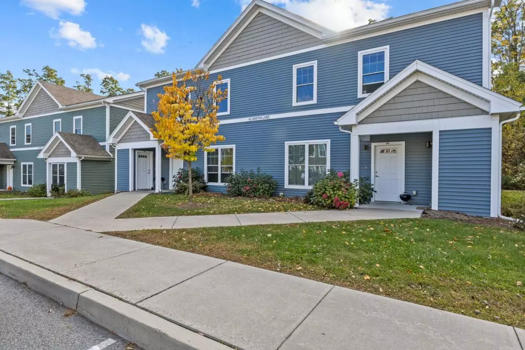 2 Bedroom Apartment in Essex | In-Unit Laundry
