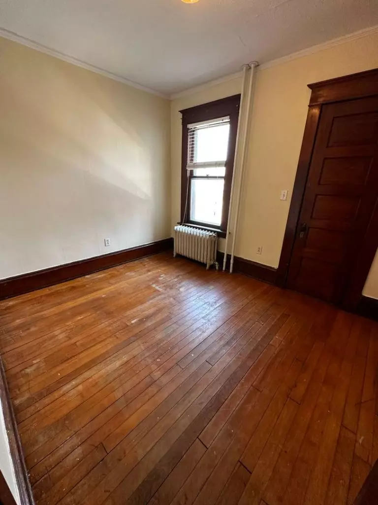 ONE BEDROOM AVAILABLE – August 1st, 2027