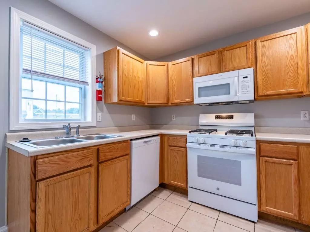 Two Bedroom Apartment Available in the New North End Available Starting June 1st!