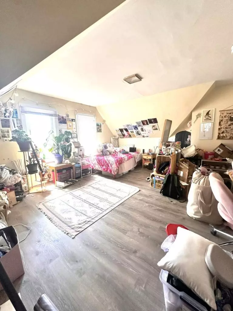 Studio Apartment in Hill Section | Hot Water Included