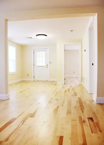 22 Cedar St, Burlington, VT | Renovated 2 Bedroom House Near UVM & Downtown | June 2027