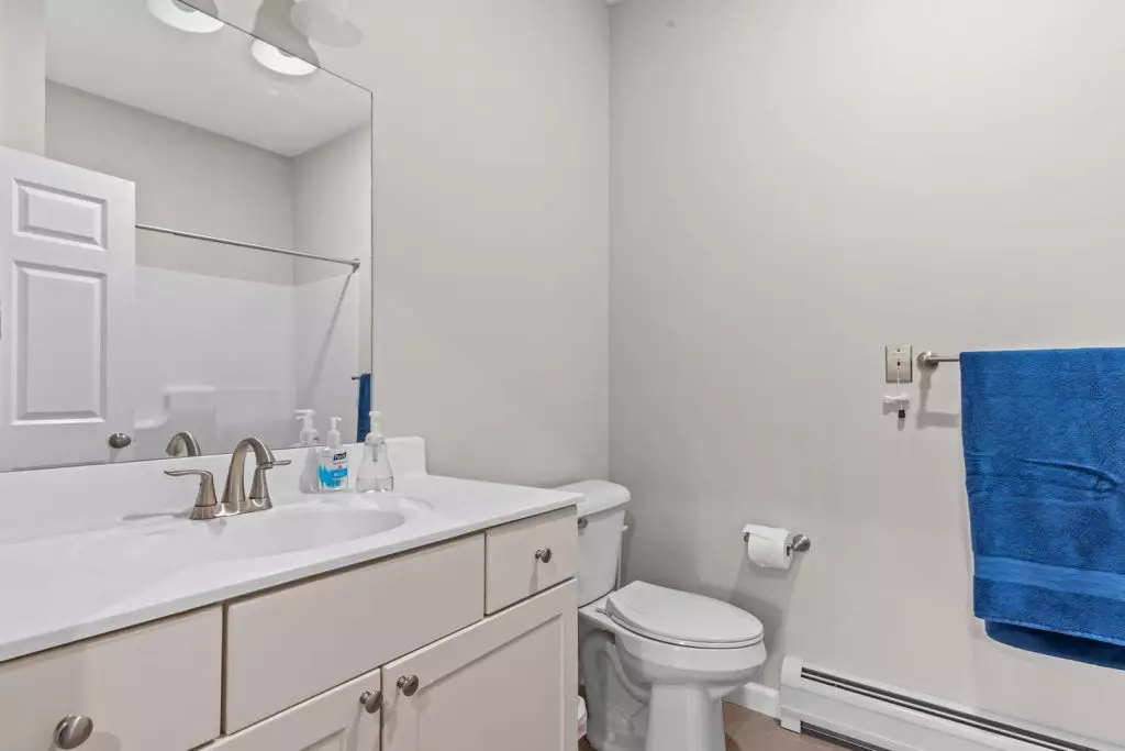 2 Bedroom Apartment in Essex | 55+ Community | On-Site Laundry