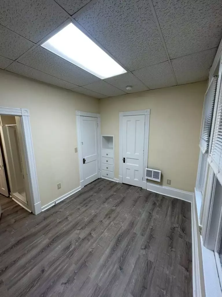 1 Bedroom Apartment in Hill Section | In-Unit Laundry