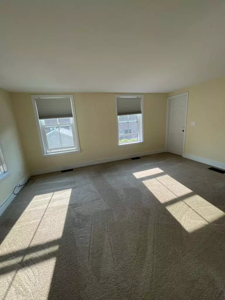 One Bedroom in Downtown Burlington | Private Garage Space