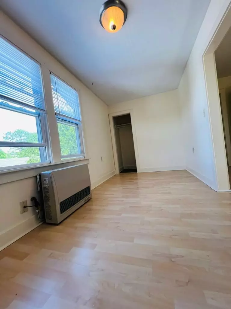 360-364 S Winooski Ave APT C – June 1st 2027