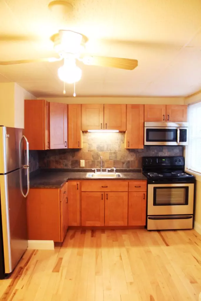 100 North St #4, Burlington, VT | Renovated Studio Apartment in Old North End | June 2027