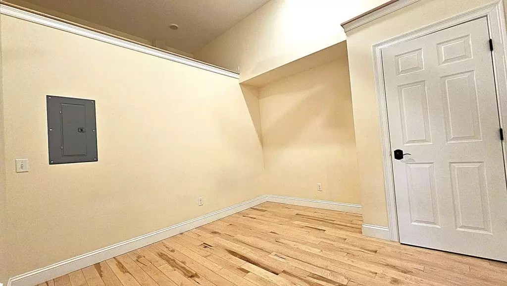 1 Bedroom Apartment in Old North End | In-Unit Laundry