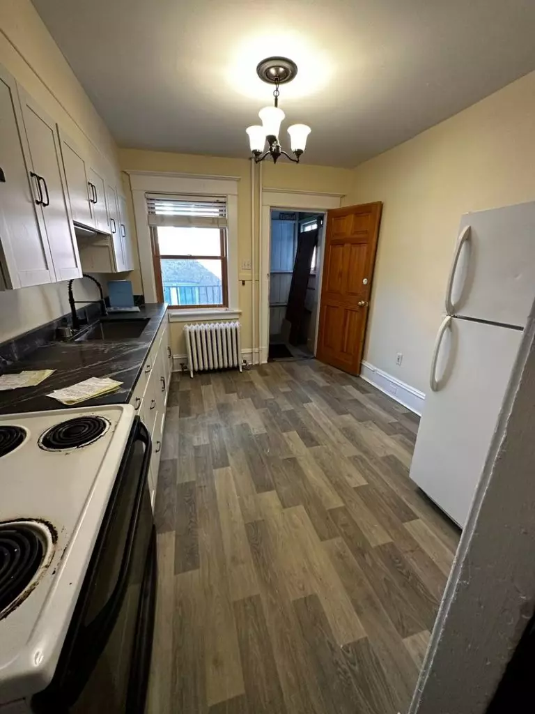 ONE BEDROOM AVAILABLE – August 1st, 2027