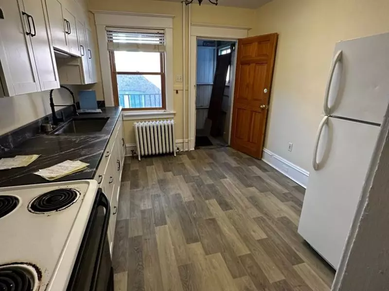 ONE BEDROOM AVAILABLE – August 1st, 2027