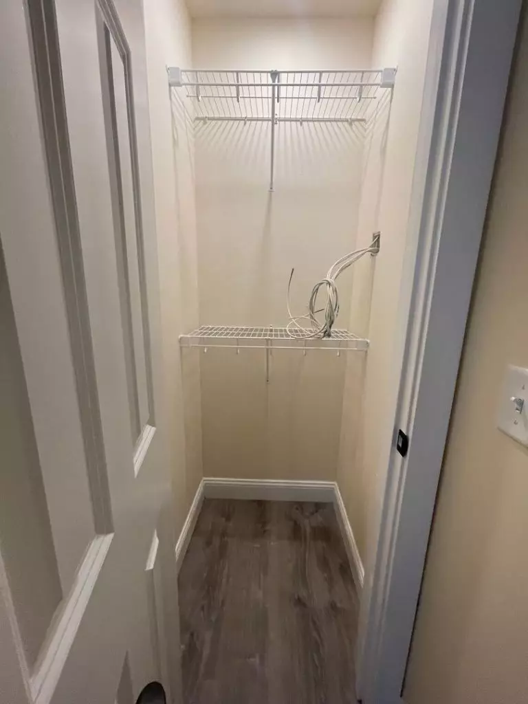 207 S Union St #3, Burlington, VT | Renovated 1 Bedroom Apartment Near UVM | June 2027