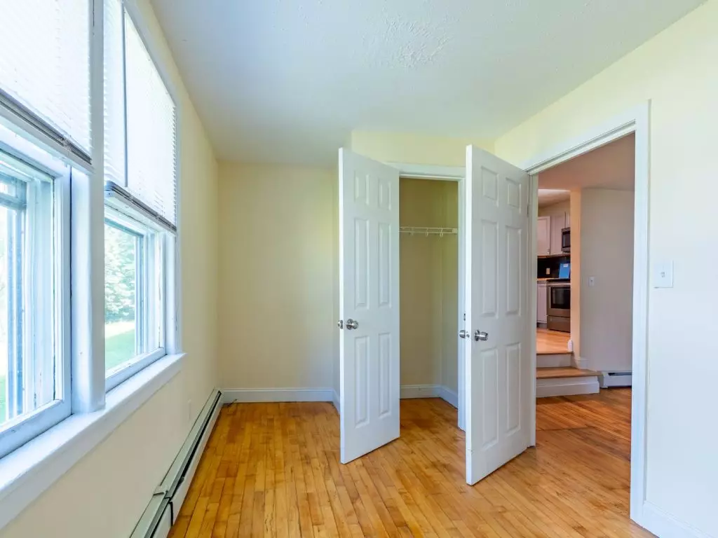 Two Bedroom with Office in Old North End | In-Unit Washer & Dryer