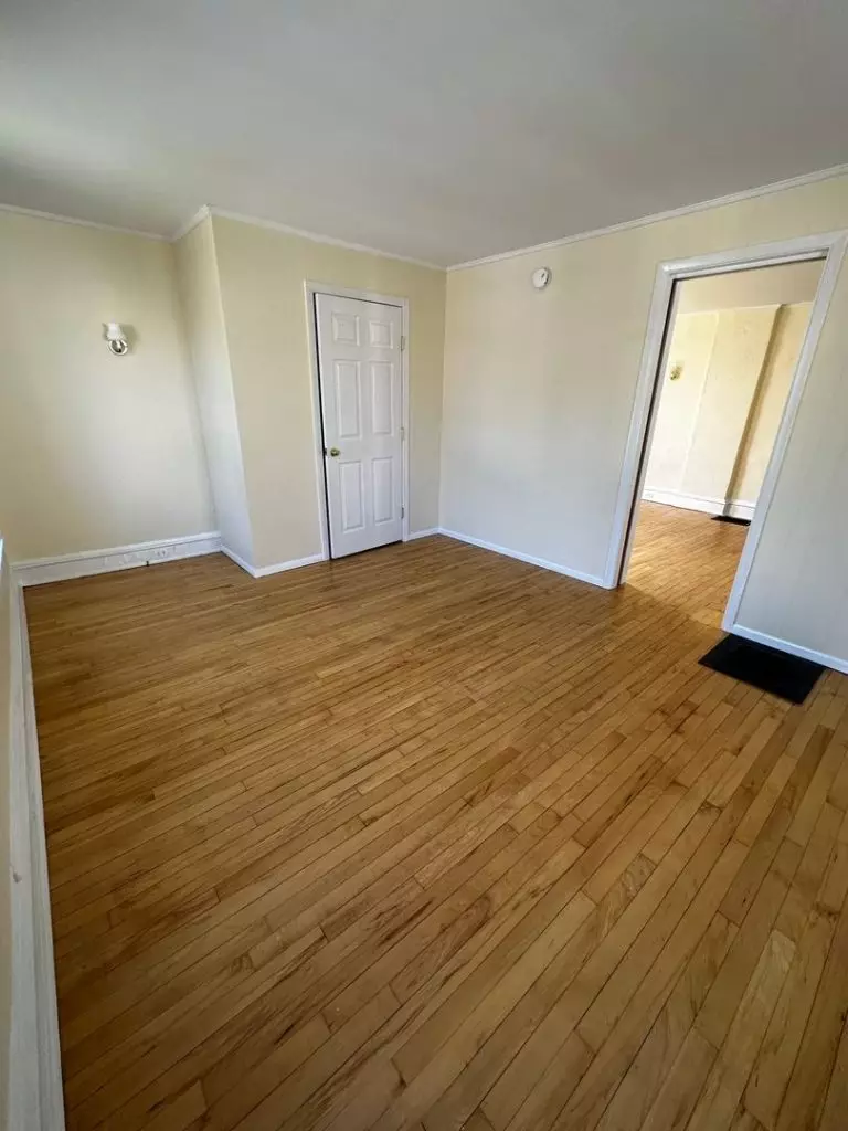 LARGE ONE BEDROOM AVAILABLE – JUNE 1ST, 2027