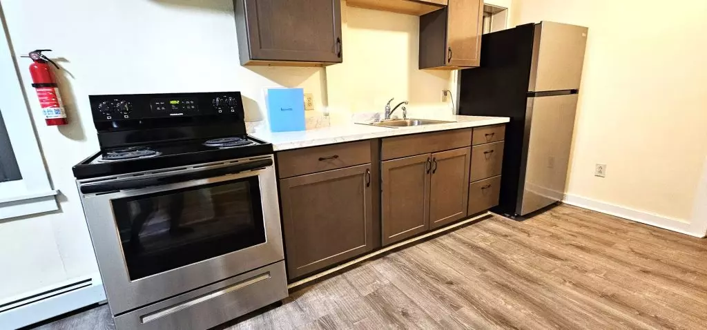 83 Sherman St #4, Burlington, VT | 2 Bedroom Apartment Near Downtown & UVM | June 2027