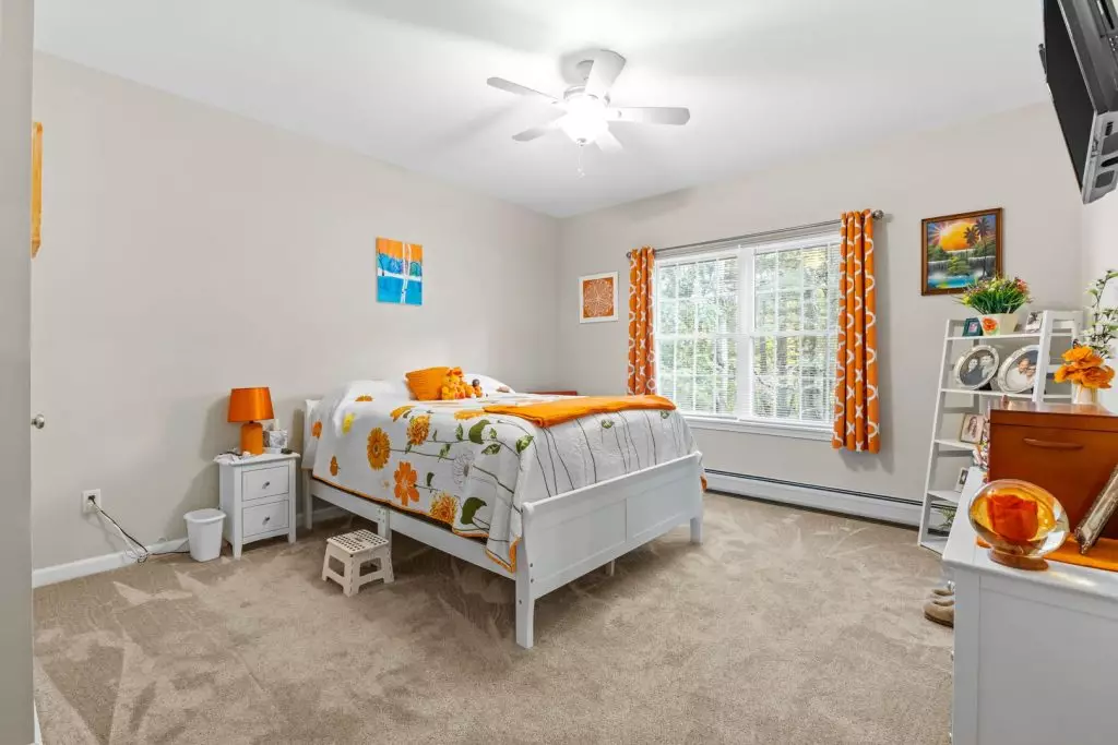 2 Bedroom Apartment in Essex | 55+ community | On-Site Laundry