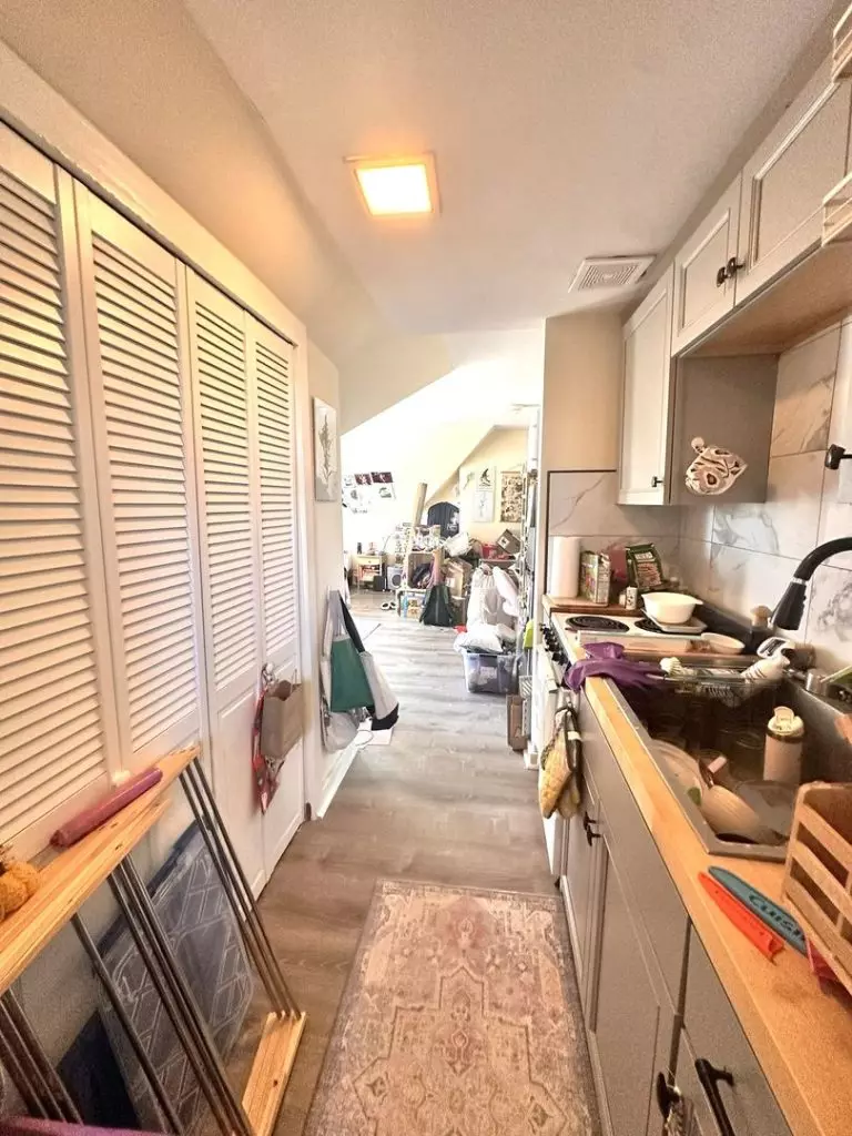 Studio Apartment in Hill Section | Hot Water Included