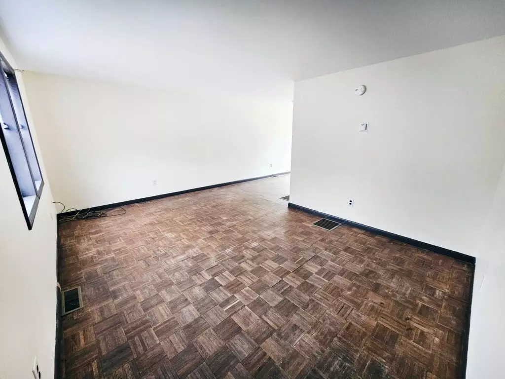 2 Bedroom Apartment in Colchester Village | In-Unit Laundry