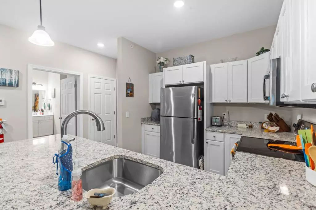 2 Bedroom Apartment in Essex | 55+ community | On-Site Laundry