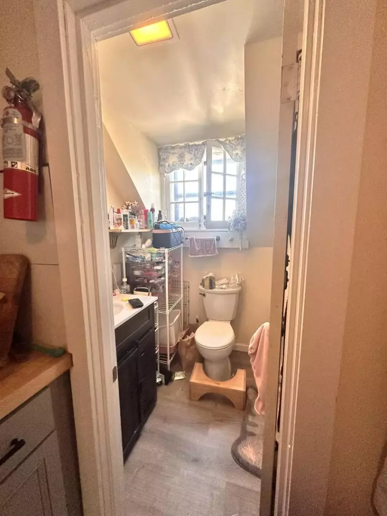 Studio Apartment in Hill Section | Hot Water Included