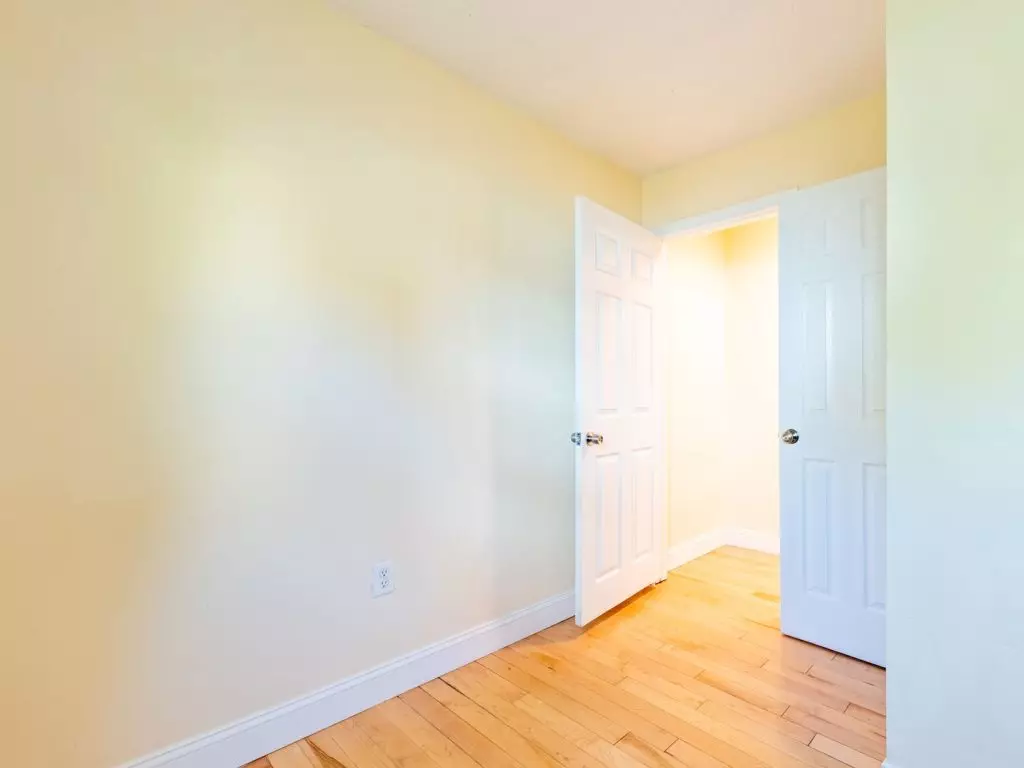 Two Bedroom with Office in Old North End | In-Unit Washer & Dryer