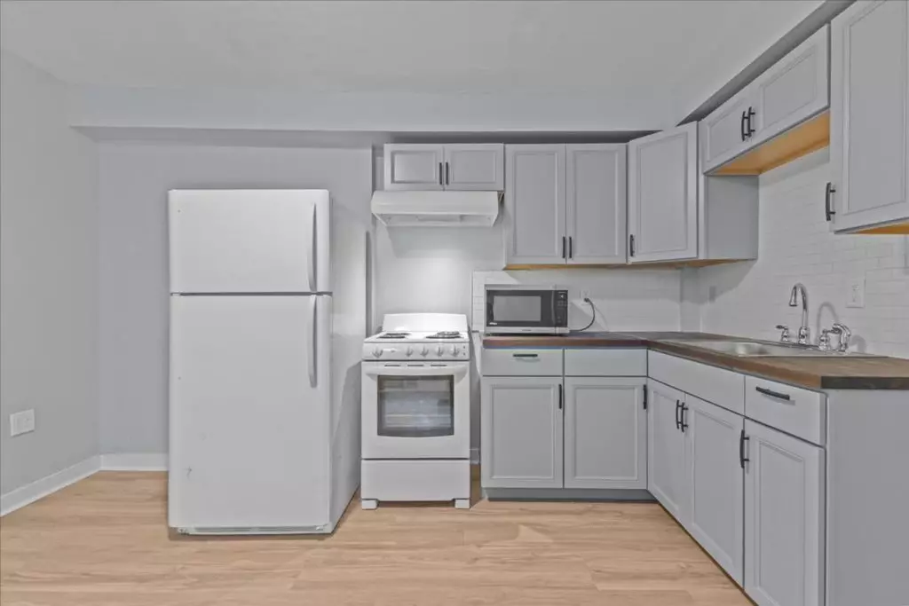 79 Archibald St #1, Burlington, VT | 2 Bedroom Apartment in Old North End | December 5, 2026