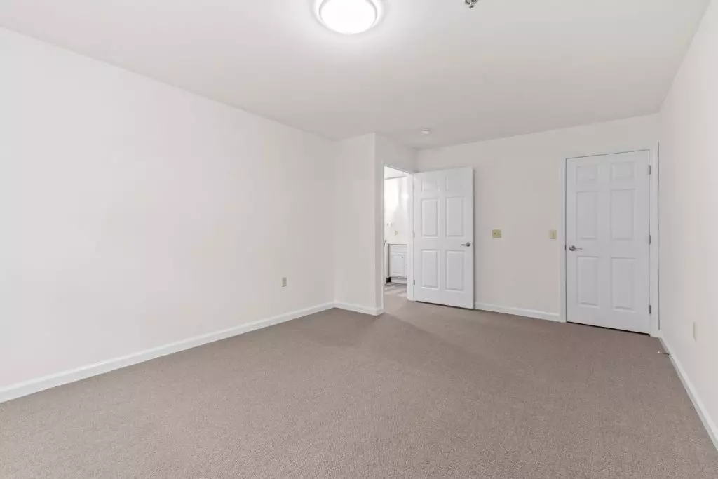 Available Now – 2 Bedroom 55+ Independent Senior Living Apartment in Williston, VT – Utilities Included