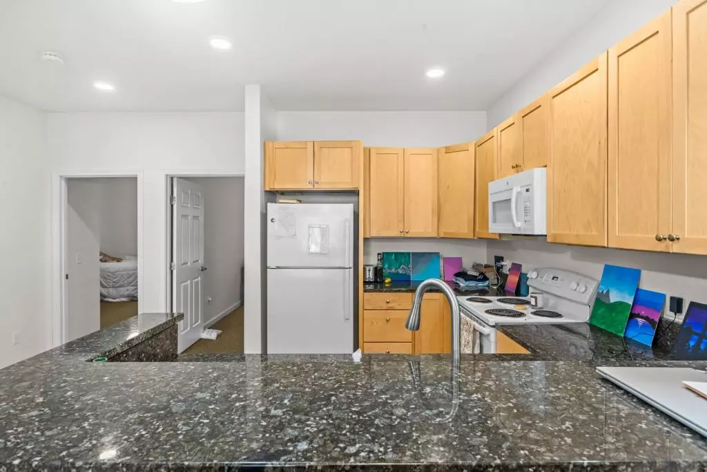 2 Bedroom Apartment in Essex | In-Unit Laundry